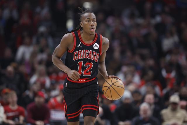 吉迪23+15+10公牛险胜雄鹿 雷霆灭黄蜂10连胜