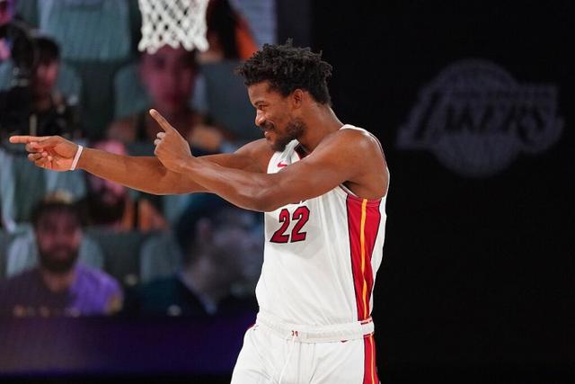 国际足联主席的脸 又被特朗普打了